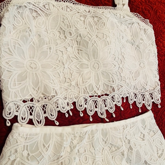 SAYLOR White Lace Two Piece Set - Picture 3 of 13